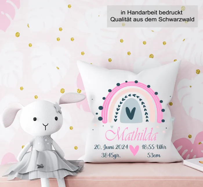 Personalisiertes Regenbogen Kissen zur Geburt für Mädchen und Jungen – Bild 2