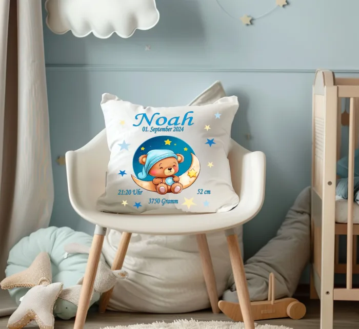 Personalisiertes Kissen zur Geburt Teddybär Mond blau – Bild 7