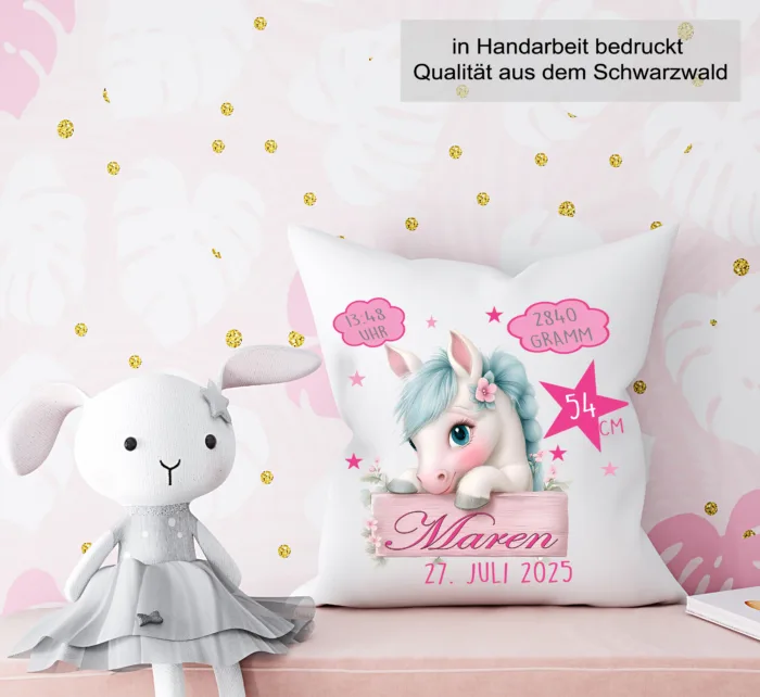 Personalisierbares Kissen zur Geburt, mit Namen und Geburtsdaten für Jungen und Mädchen mit Pferd 40x40cm – Bild 4