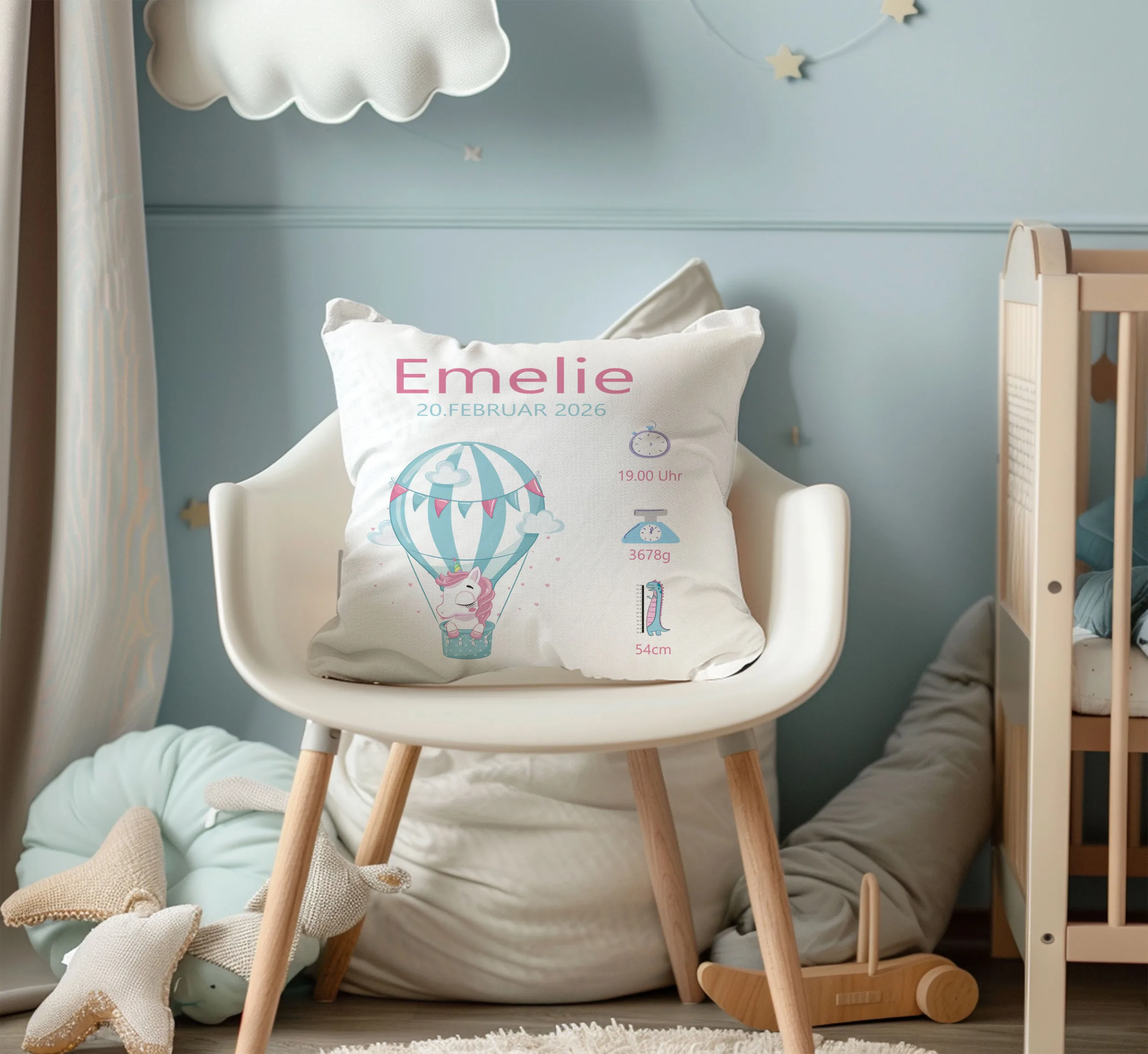 Personalisiertes Kissen zur Geburt Einhorn im Ballon – Bild 2