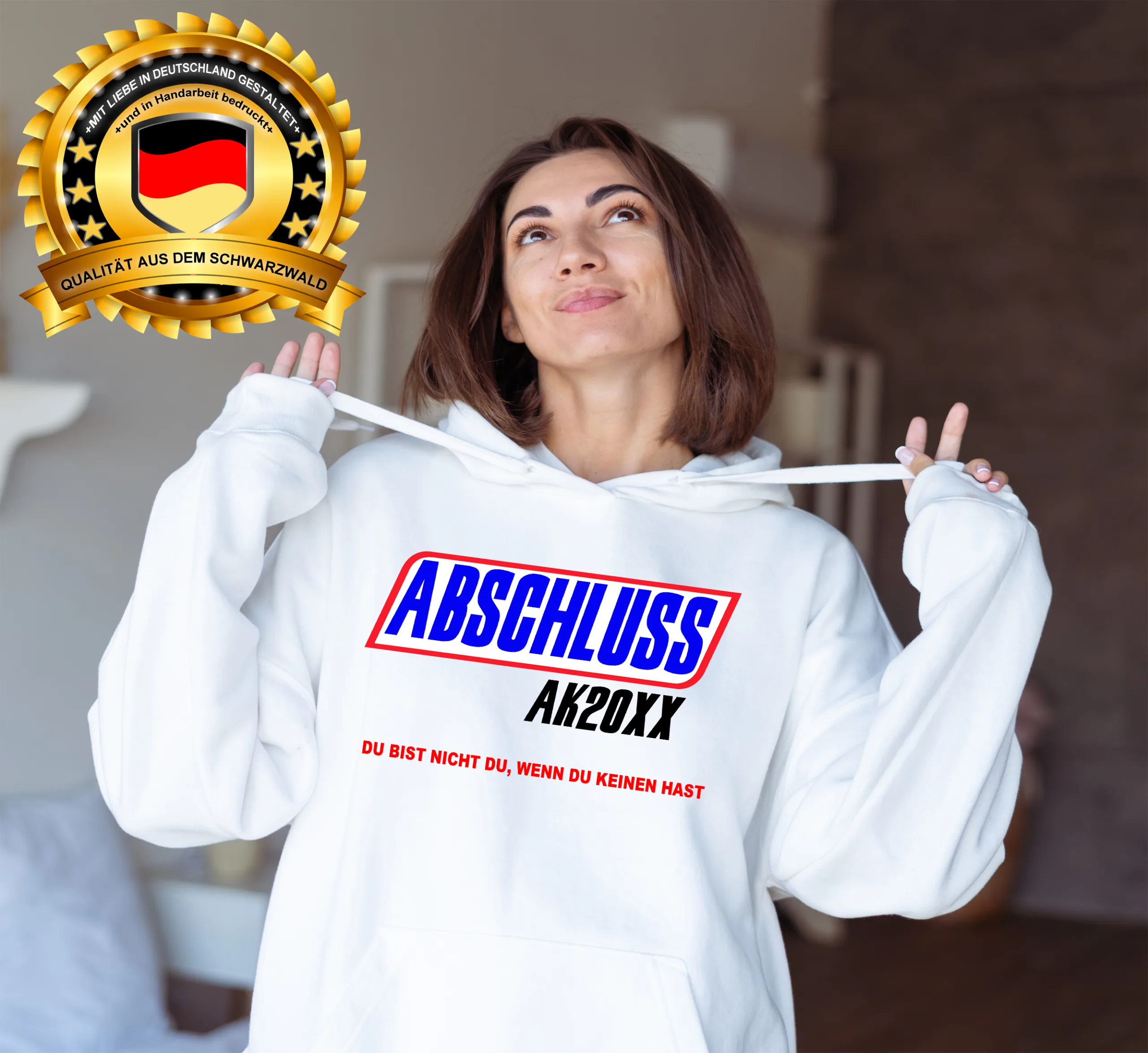 Abschluss Hoodie – Cooler Abi Pullover mit AK Logo – Abschlussklasse – Unisex Kapuzenpullover Schulabschluss Hoodie mit Snik Print – Bild 2