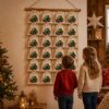 Kinder Freuen Sich Ueber Einen Adventskalender Aus 24 Baumwoll Saeckchen Mit Niedlichem Pinguin Motiv – Wiederverwendbarer Weihnachtskalender Zum Selbstbefuellen. Advent