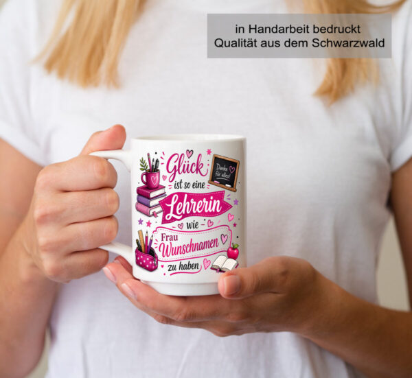 Lehrerin Tasse Personalisiert Mit Namen – Geschenk Fuer Lehrerin Mit Spruch Glueck Ist So Eine Lehrerin Wie Frau Wunschname Zu Haben Bild_Frau