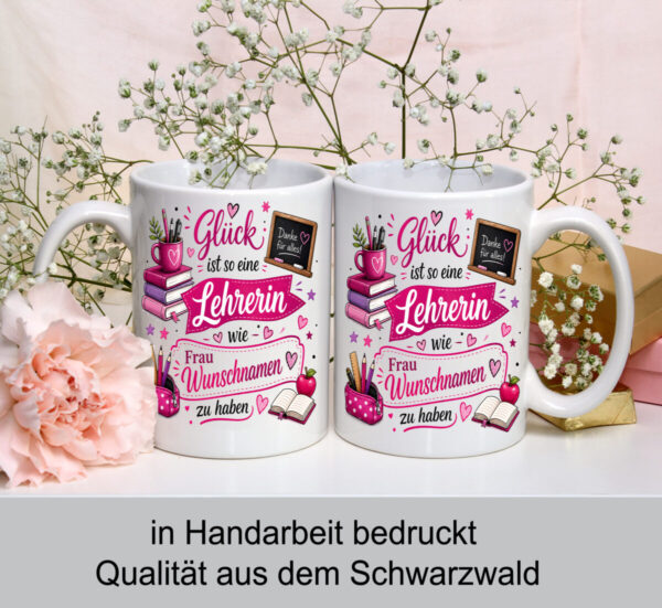 Lehrerin Tasse Personalisiert Mit Namen – Geschenk Fuer Lehrerin Mit Spruch Glueck Ist So Eine Lehrerin Wie Frau Wunschname Zu Haben Bild_partnertassen