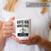Lustige Kaffeetasse Mit Spruch „Kaffee Rein. Mensch Raus. – Witzige Geschenkidee Fuer Kaffeeliebhaber Bild_Frau Lustige Kaffeetasse Mit Spruch „Kaffee Rein. Mensch Raus. – Witzige Geschenkidee Fuer Kaffeeliebhaber Bild_Frau