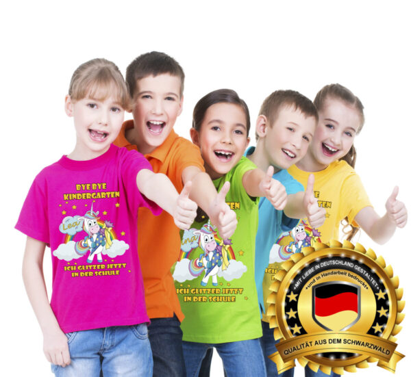 Personalisiertes Schulkind T Shirt Fuer Maedchen Mit Einhorn Schultuete Und Wunschname Zur Einschulung_Bye Bye Kindergarten Ich Glitzebild_kinder