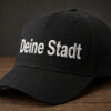 Schwarze Baseball Cap Mit Hochwertiger Weisser Wunschtext Stickerei