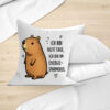Deko Kissen Mit Schoenem Spruch Und Capybara Ich Bin Nicht Faul Ich Bin Im Energiesparmodus Auf Dem Sofa Bild_zimmer_sofa Deko Kissen Mit Schoenem Spruch Und Capybara Ich Bin Nicht Faul Ich Bin Im Energiesparmodus Auf Dem Sofa Bild_zimmer_sofa