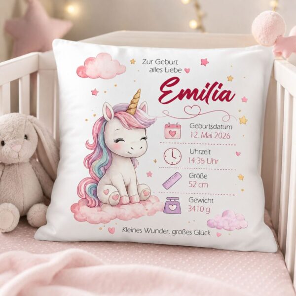 Geburtskissen Maedchen Mit Einem Einhorn Und Geburtsdaten In Einem Kinderbettchen