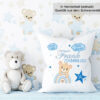 Personalisiertes Geburtskissen In Jungen Zimmer Mit Teddy In Blau Personalisiertes Geburtskissen In Jungen Zimmer Mit Teddy In Blau