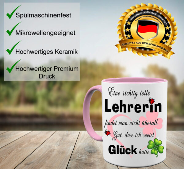 Schoene Tasse Auf Einem Tisch Geschenk Fuer Die Lehrerin Schoene Tasse Auf Einem Tisch Geschenk Fuer Die Lehrerin