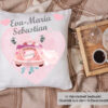 Schoenes Geschenkkissen Mit Auto Personalisiert Mit Datum Und Namen Des Brautpaares Auf Einer Picknick Decke