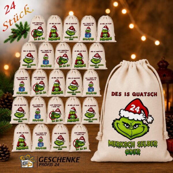 Adventskalender Mit 24 Baumwollsaeckchen Zum Befuellen Auf Festlicher Weihnachtskulisse. Lustige Monste Motive Mit Weihnachtsmuetze Nachhaltiger Adventskalender Fuer Kind