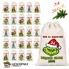 Adventskalender Mit 24 Baumwollsaeckchen Zum Befuellen Auf Festlicher WeihnachtskulisseLustige Monste Motive Mit Weihnachtsmuetze Und Humorvollen Spruechen Nachhaltiger Adventskalender Fuer Kind