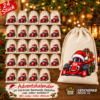 Adventskalender Mit 24 Baumwoll Saeckchen Und Rennwagen Mit Weihnachtsmannhut Zum Selbstbefuellen1