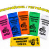 Festbaendel Der Narrenzunft Rohrdorf 1976 E.V. In Verschiedenen Farben Und Jahrgaengen – Farbige Stoffbaendel Als Produktstapel