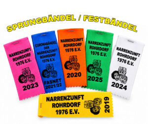 Festbaendel Der Narrenzunft Rohrdorf 1976 E.V. In Verschiedenen Farben Und Jahrgaengen – Farbige Stoffbaendel Als Produktstapel Festbaendel Der Narrenzunft Rohrdorf 1976 E.V. In Verschiedenen Farben Und Jahrgaengen – Farbige Stoffbaendel Als Produktstapel