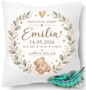 Personalisiertes Babykissen Zur Geburt Mit Dem Namen „Emilia Geburtsdatum Und Geburtsdaten. Liebevolle Aquarellillustration Mit Einem Niedlichen Teddybaeren Zarten Eukalyptuszweigen Herz